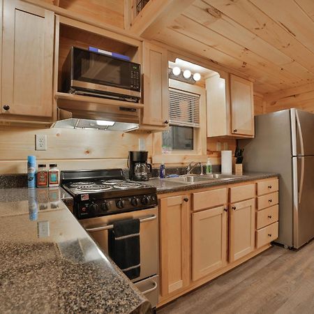 Meg Cabin Tiny Rustic Comfort On Lookout Mtn Chattanooga Exterior photo